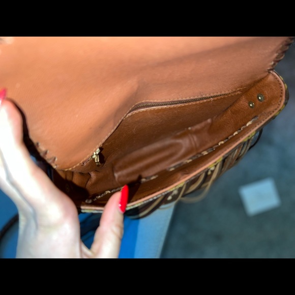 LV crossbody - Picture 6 of 7